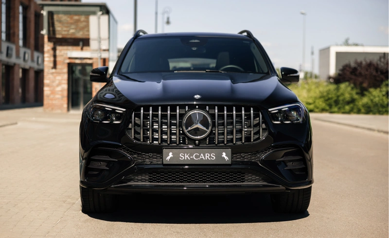 Описание Mercedes-AMG GLE 53 — аренда премиального внедорожника в Варшаве