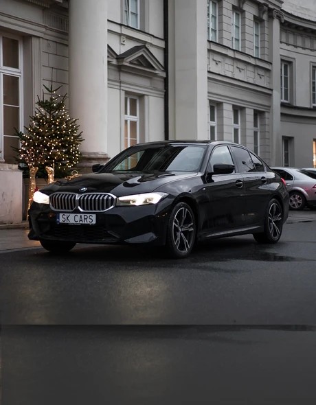 Elegancki BMW do wynajęcia od SK CARS. Ciesz się luksusem i stylem tego samochodu premium. Dostępny na wynajem krótko- i długoterminowy. Zarezerwuj już dziś!