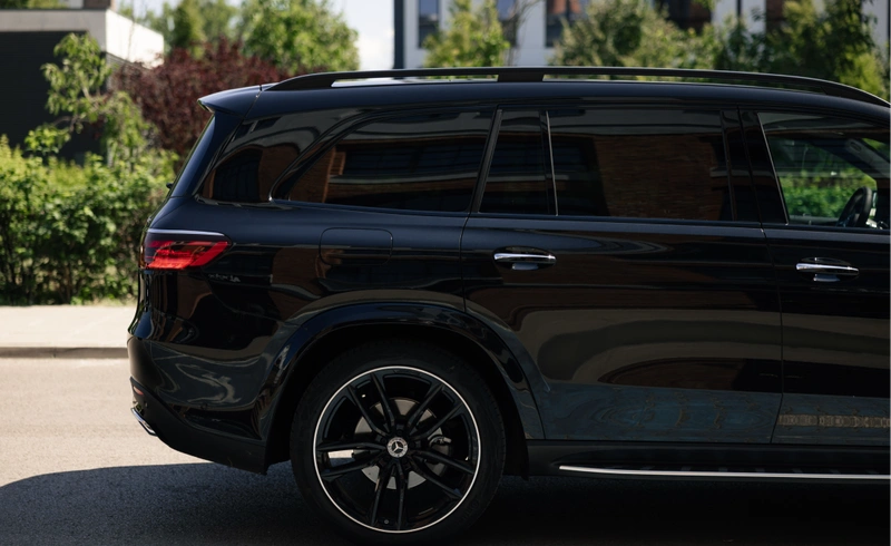 Opis Mercedes-Benz GLS 450d – wynajem luksusowego SUV-a w Warszawie